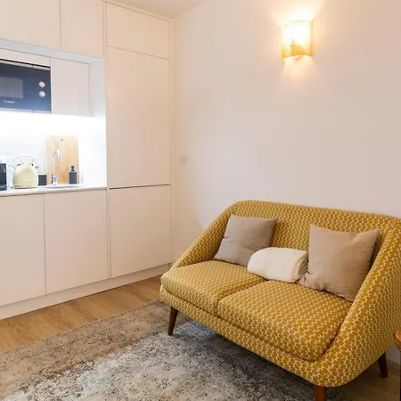 Urban House Marques By Lovelystay